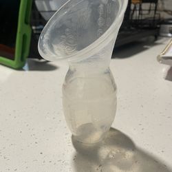 Haakaa Silicon Manual Breastfeeding Pump 