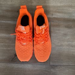 Casual TennisShoes  Like New.size 6 Cash Only.area 77023