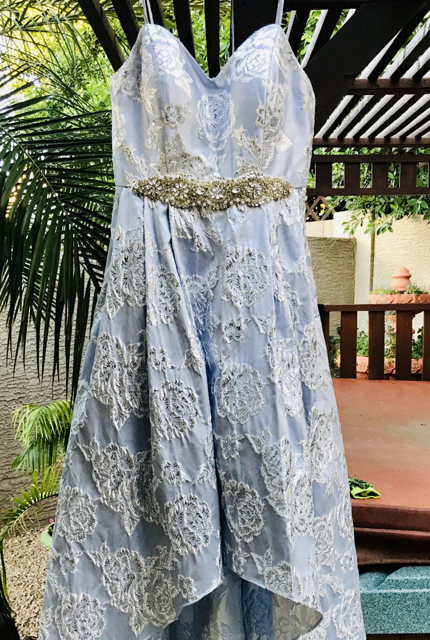 Dillard’s Baby Blue & Crystal Bodice Strapless Prom Dress/Wedding Dress Size: 8