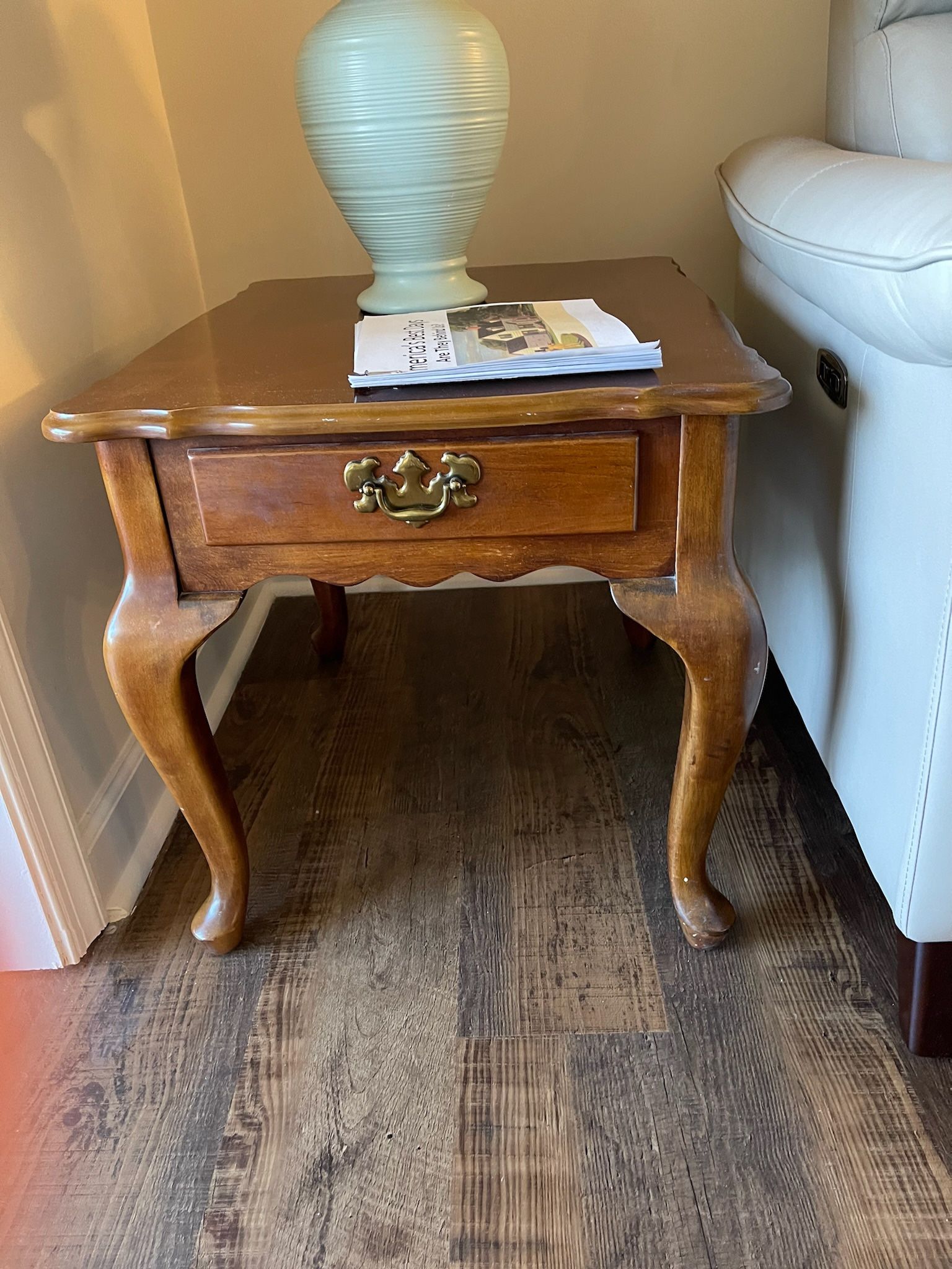 2 Matching Ethan Allen End Tables/ Night Stands