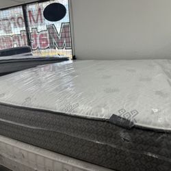 KING SIZE KLUFT AIRELOOM HYBRID MATTRESS & BOX SPRINGS BED SET