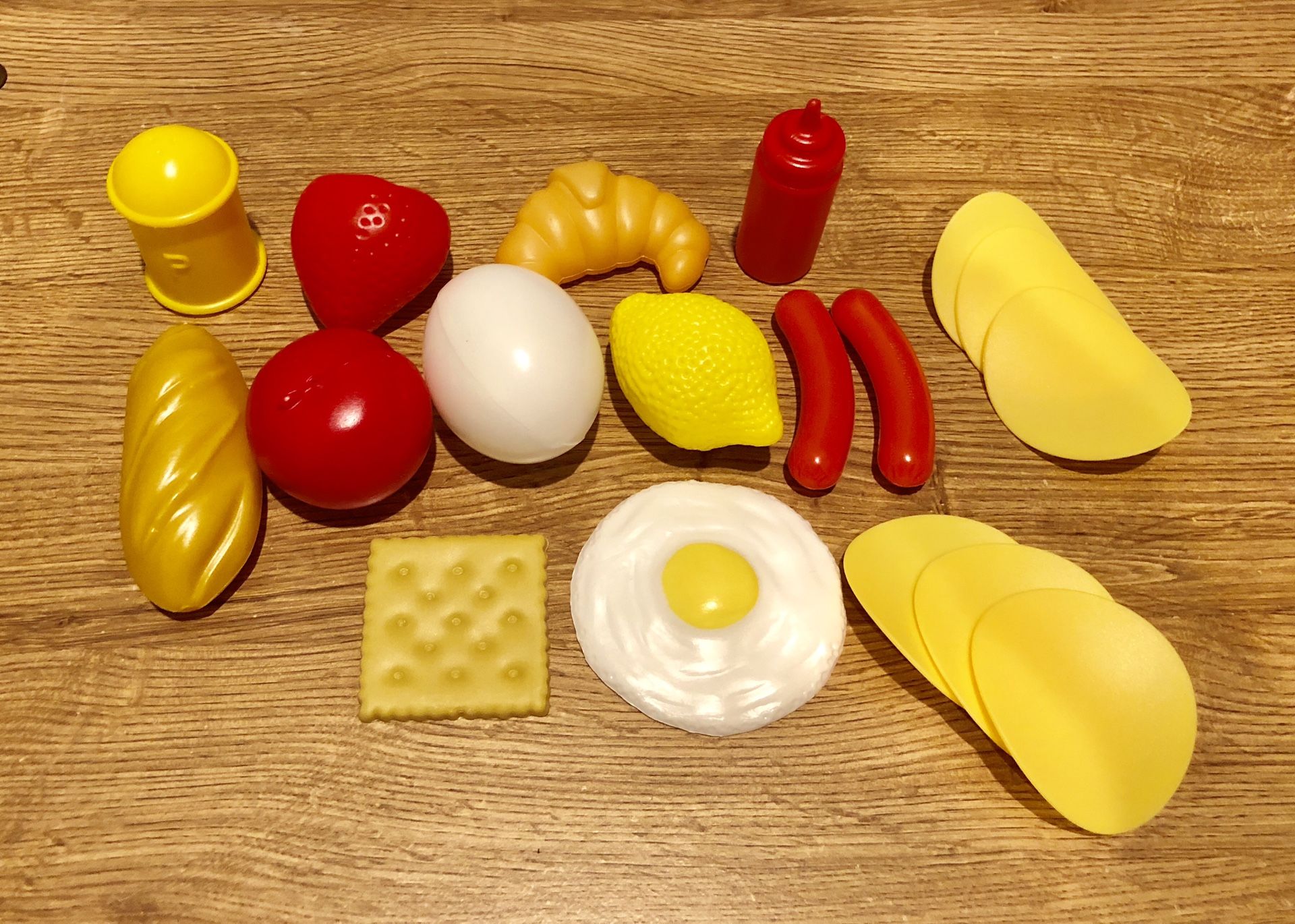 18-Piece Play Toy Food 🥐