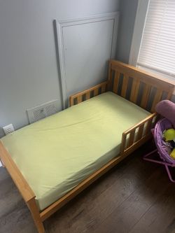 Kids Wooden Bed With Mattress