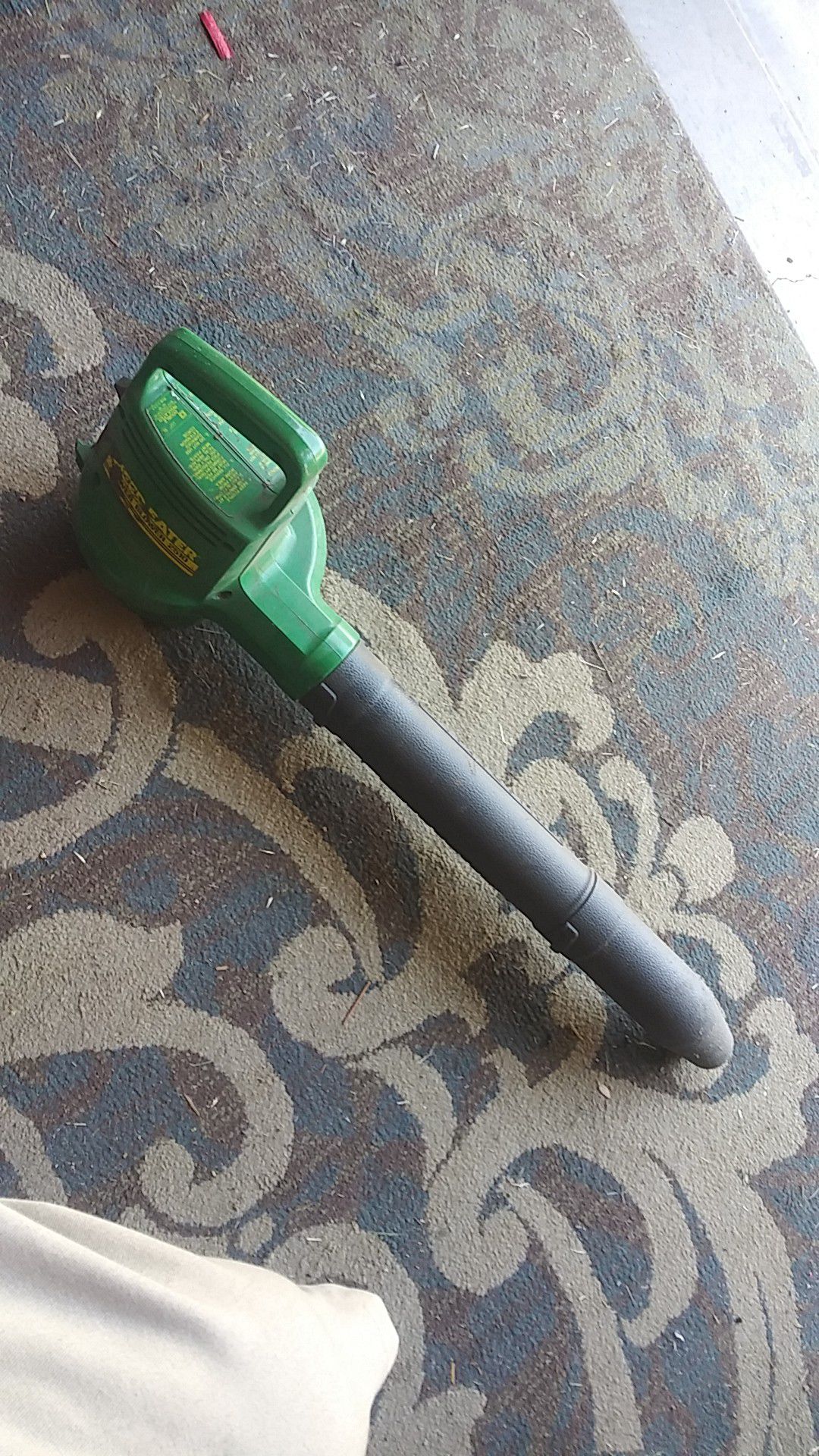 Weed eater Electric power blower #2510# $5 bucks makes rattling while you use it but still works