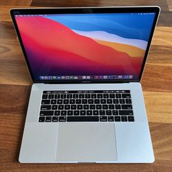 MacBook Pro 15” 1tb Touch Bar 16gb i7