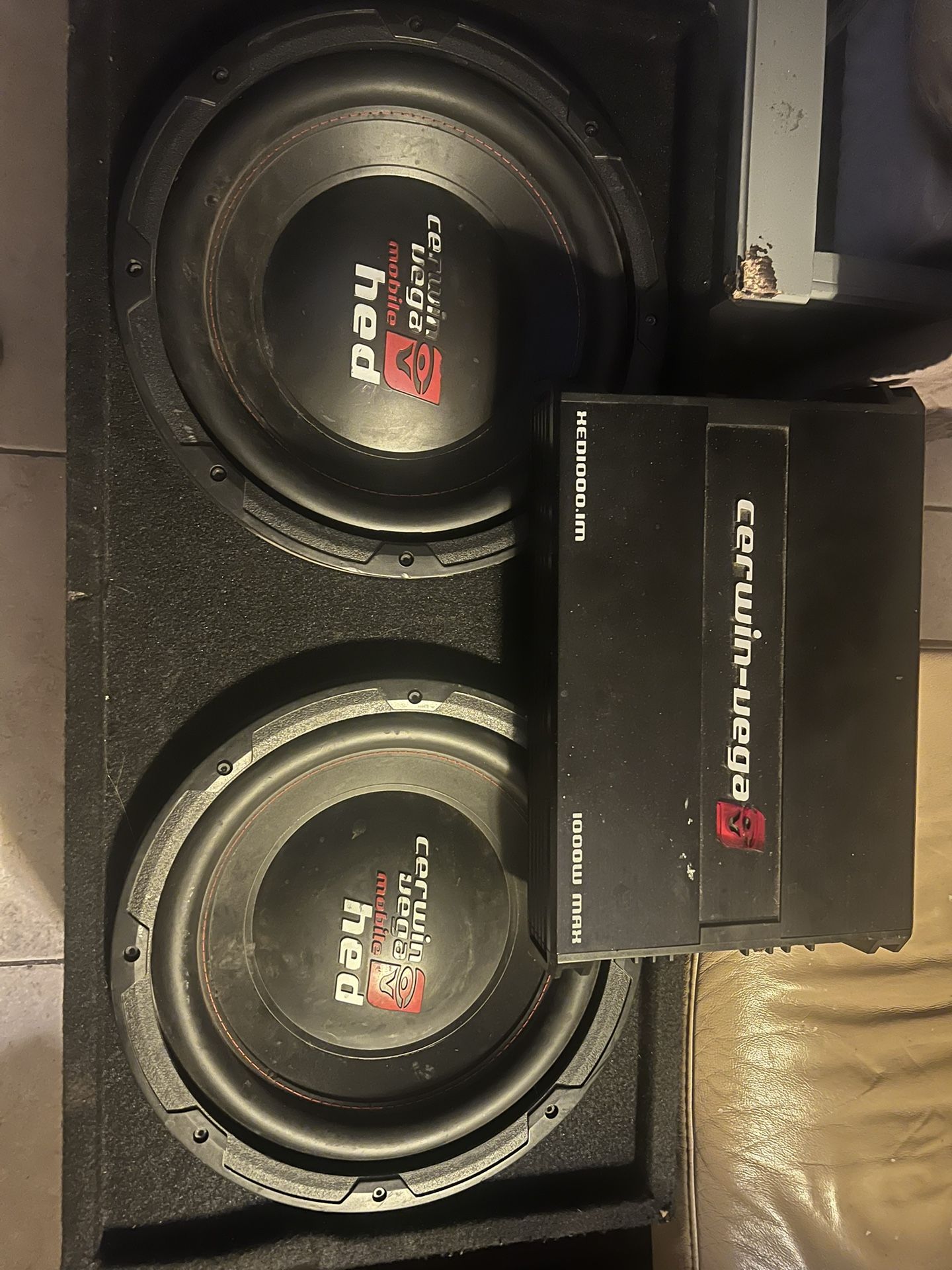 Subwoofers And 1000watt Amp 