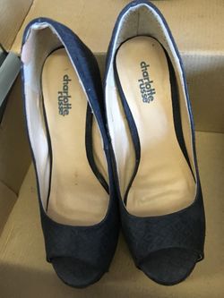 Shoes size 7