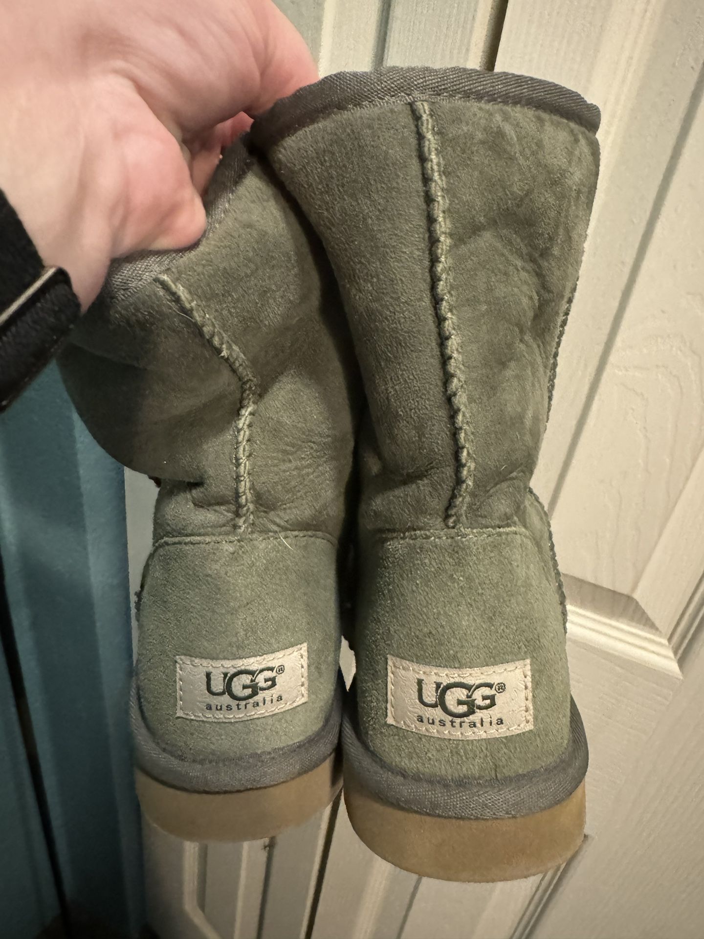 Women’s Size 6 Hunter Green Uggs