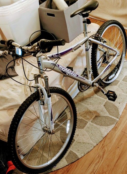 Mongoose Silva 26" Mountain Bike (Read the Description)