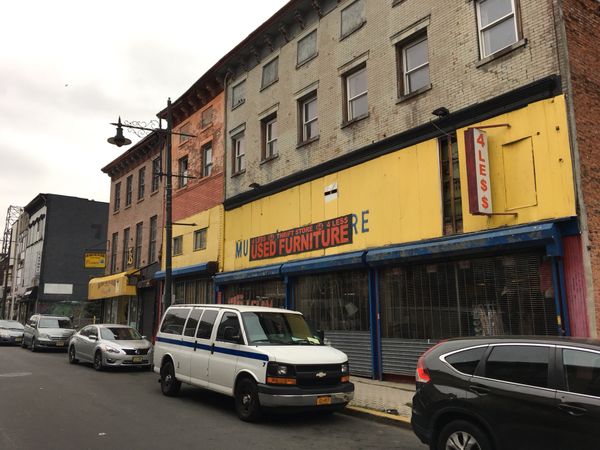 For sale 4lessfurniture en venta mueblería , for Sale in Paterson, NJ