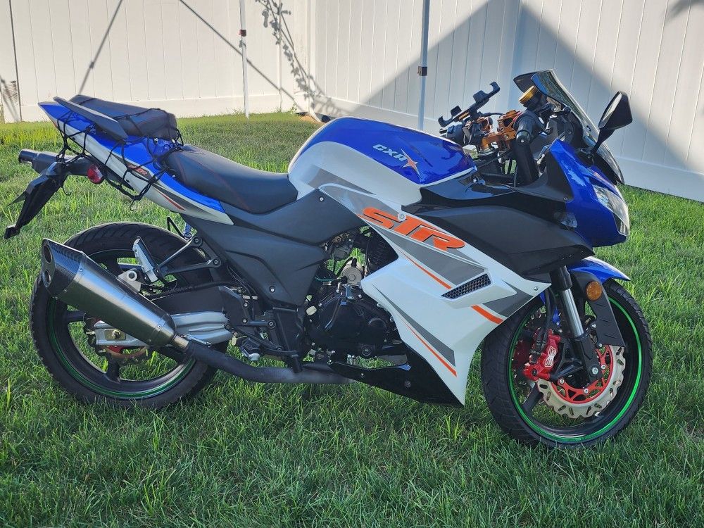 Venom X22r 250cc (Honda Cbr Clone)