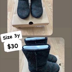 Girls Ugg Boots ( Size 3y)