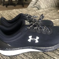 Size 11 Men’s Under Armour Charged Escape Blue Shoes