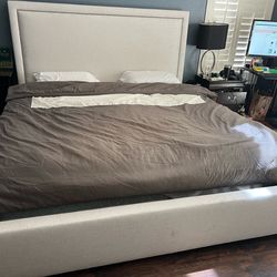 California king Bed