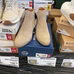 White Mountain Ladies Ankle Boot (Size 10)
