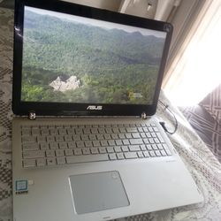 ASUS touchscreen Laptop/tablet