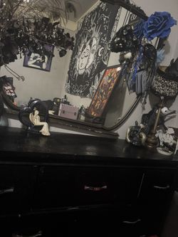 Dresser & Mirror