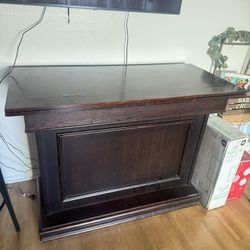 BAR / GAME TABLE