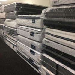 Queen Size New Box Spring Can Deliver 