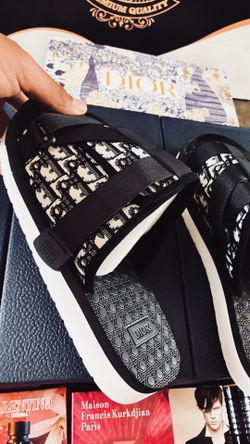 Elegant Dior Slides 👑✨ | Multiple Sizes Available 📏🔥”