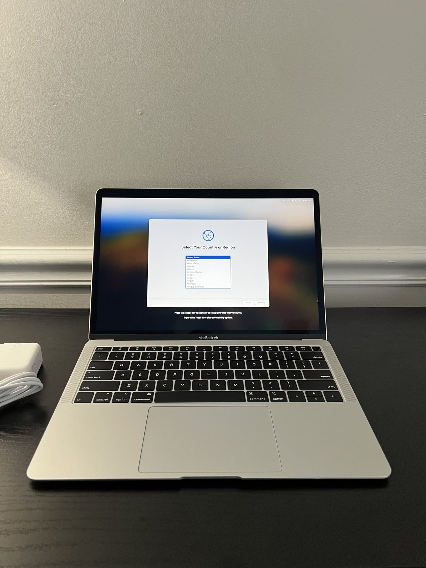2018 MacBook Air 13” (128GB, Intel Core i5)
