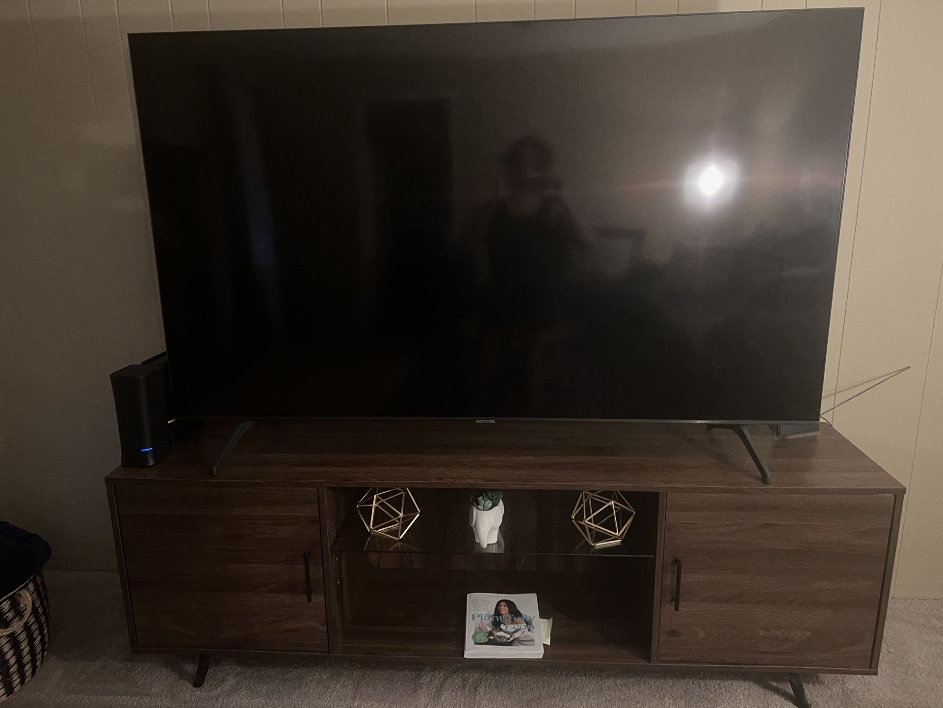 Samsung 72 Inch Smart TV with Stand