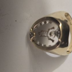 Beautiful REAL Gold Ring 