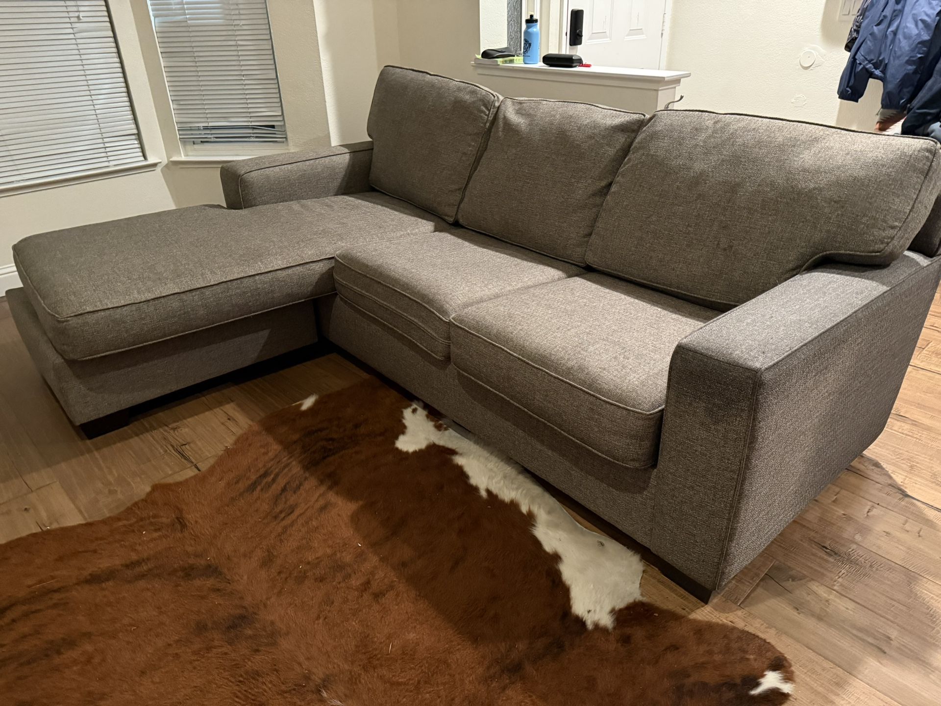 Scandinavian corner sofa with chaise – used