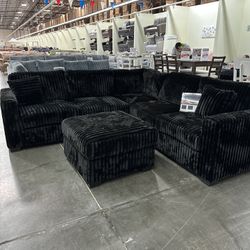 4-Piece Sectional Set LAF Loveseat + RAF Loveseat + Corner Wedge + Cocktail Ottoman  Color: Black 💢seccional Color Negro Nuevo En Caja