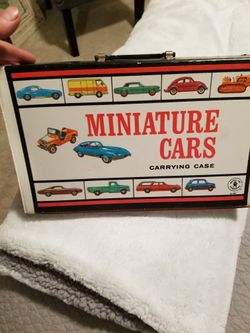  Miniture cars carrying case