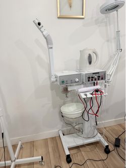Facial machine