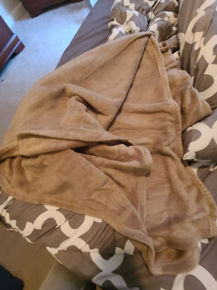 Full size fleece blanket