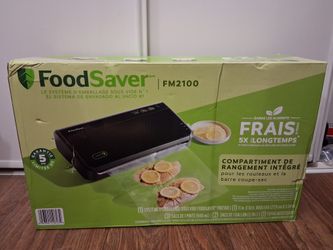 NEW Foodsaver FM 2100-000 Vaccum Sealing System With Starter Kit/ Food Preservation & Sous Vide 