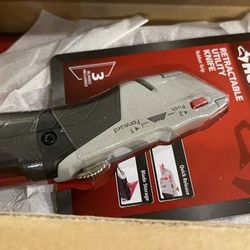 Husky Retractable Utility Knife 