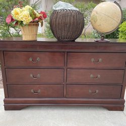 Wood Dresser Chest of Drawers Furniture 