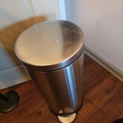 Simple Human Trash Can