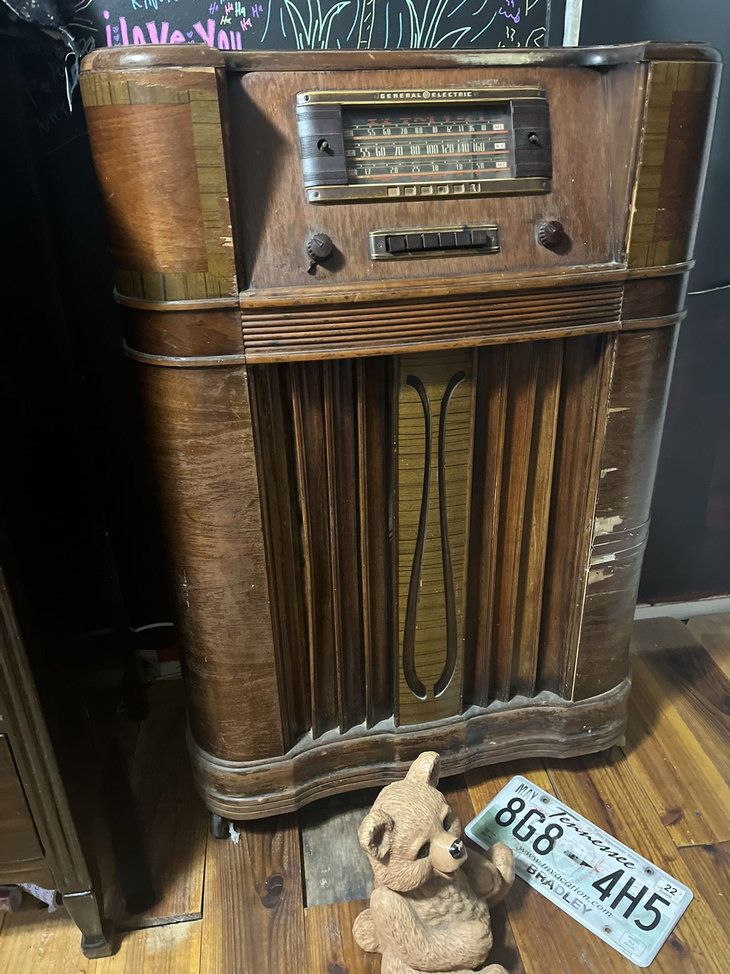 General Electric Antique Radio 1940s