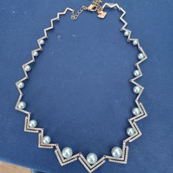 Pearl's Necklace 