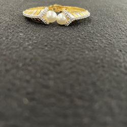 Elegant Gold And Silver Pearl Top Bracelet 