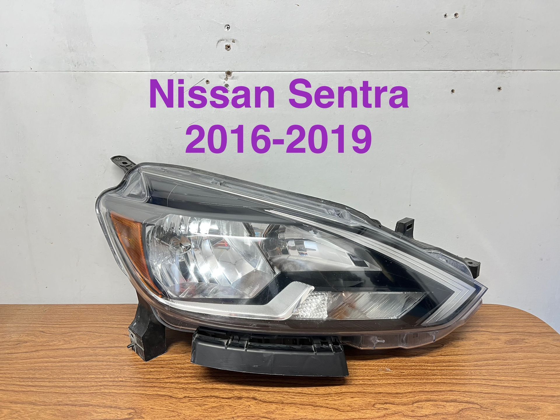 2016-2019 Nissan Sentra Headlight OEM