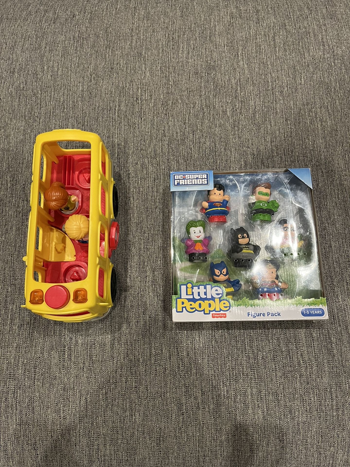 Fisher-Price Little People School Bus Toy with Lights Sounds and 2 Figures for Toddlers, Sit With Me Push Toy