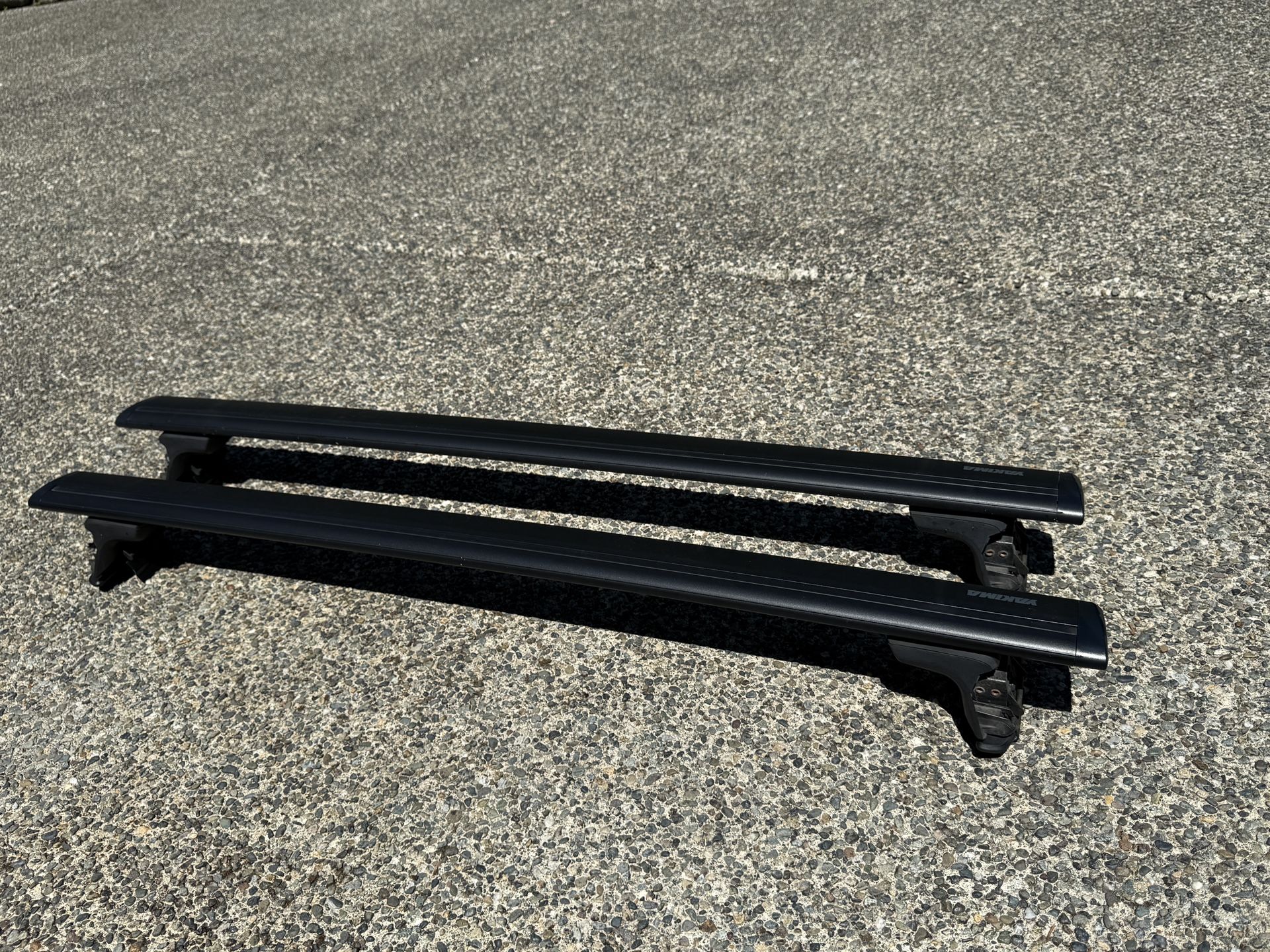 Yakima 50" JetStream Load Bars with RidgeLine Towers - Roof Rack