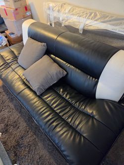 Leather blk& white living room set