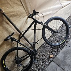 Canondale trail 7 large frame 29 inch wheels