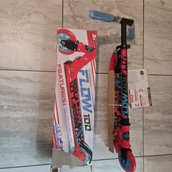  Kids Folding kick scooter (New in box)