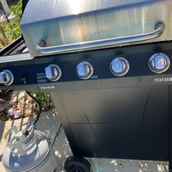 Barbecue pit and flat Grill