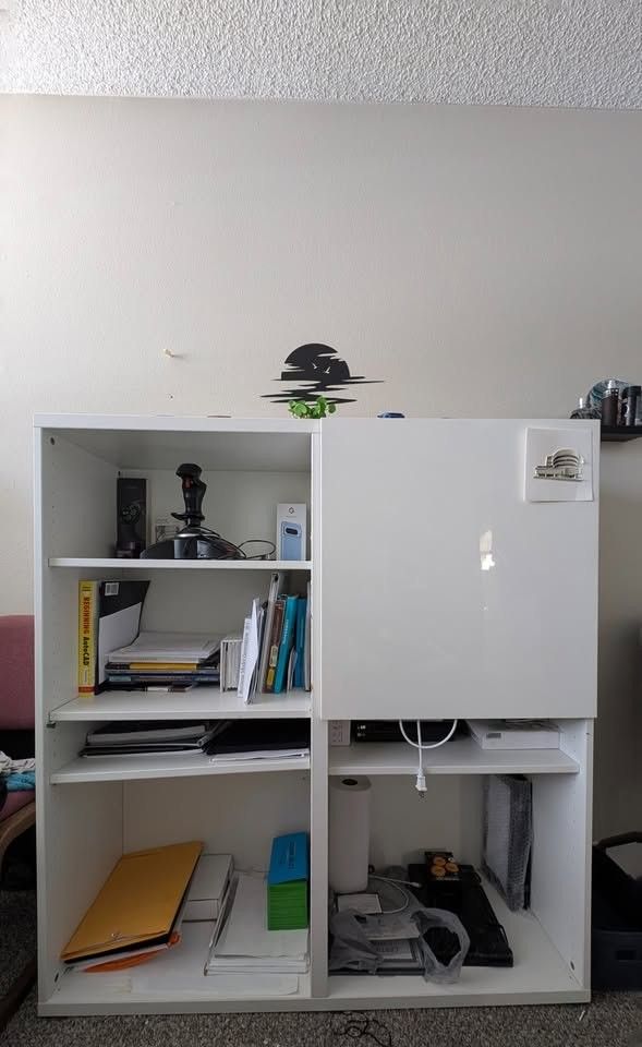 Decorative shelf/bookcase