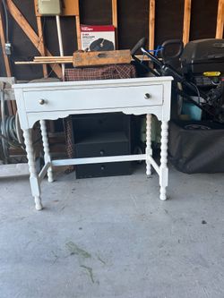 Desk /Vanity / Entryway Table