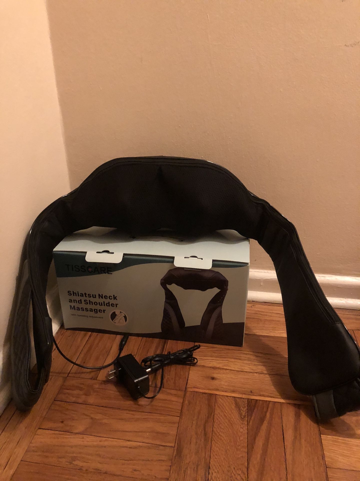 Shiatsu neck and shoulder massager