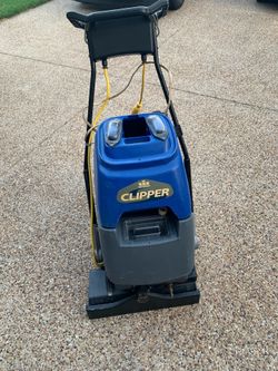 Commercial carpet cleaning machine